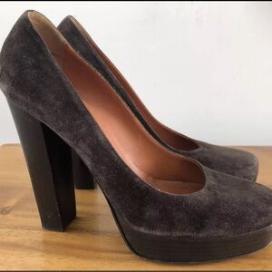 LANVIN 2010 Elegant Brown Suede Women's Heels EUC leather lining size 38/7